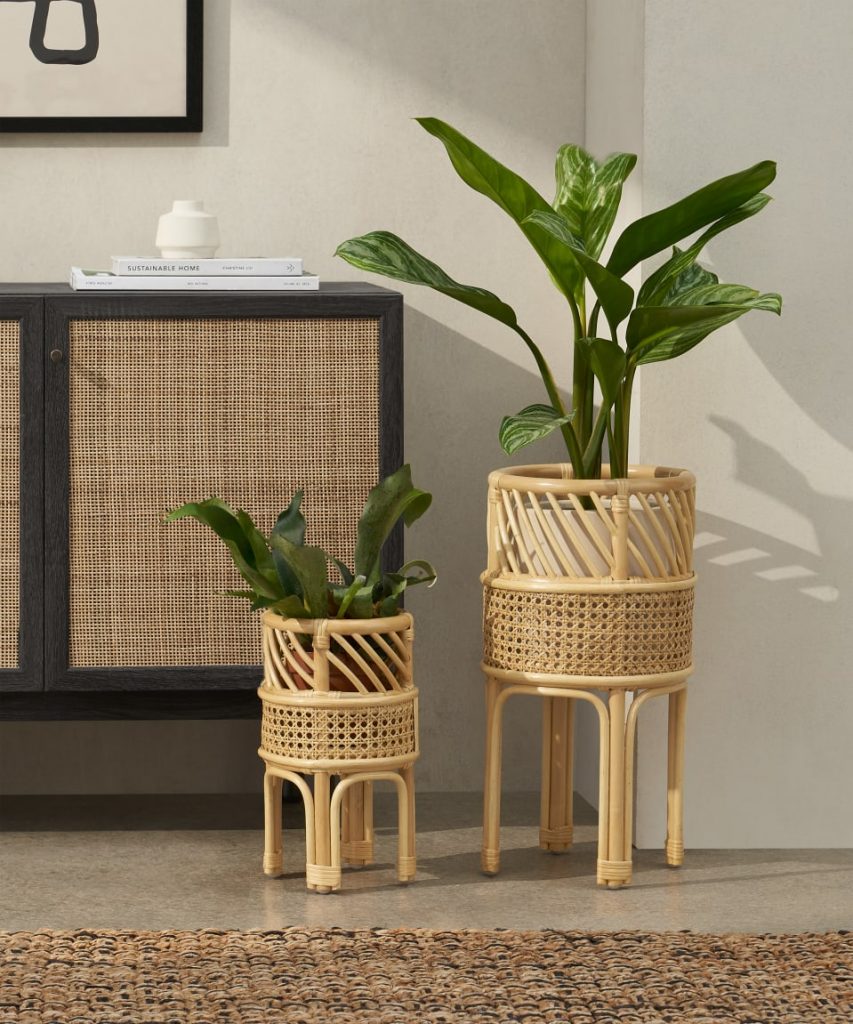 RATTAN PLANT STAND HIGH QUALITY