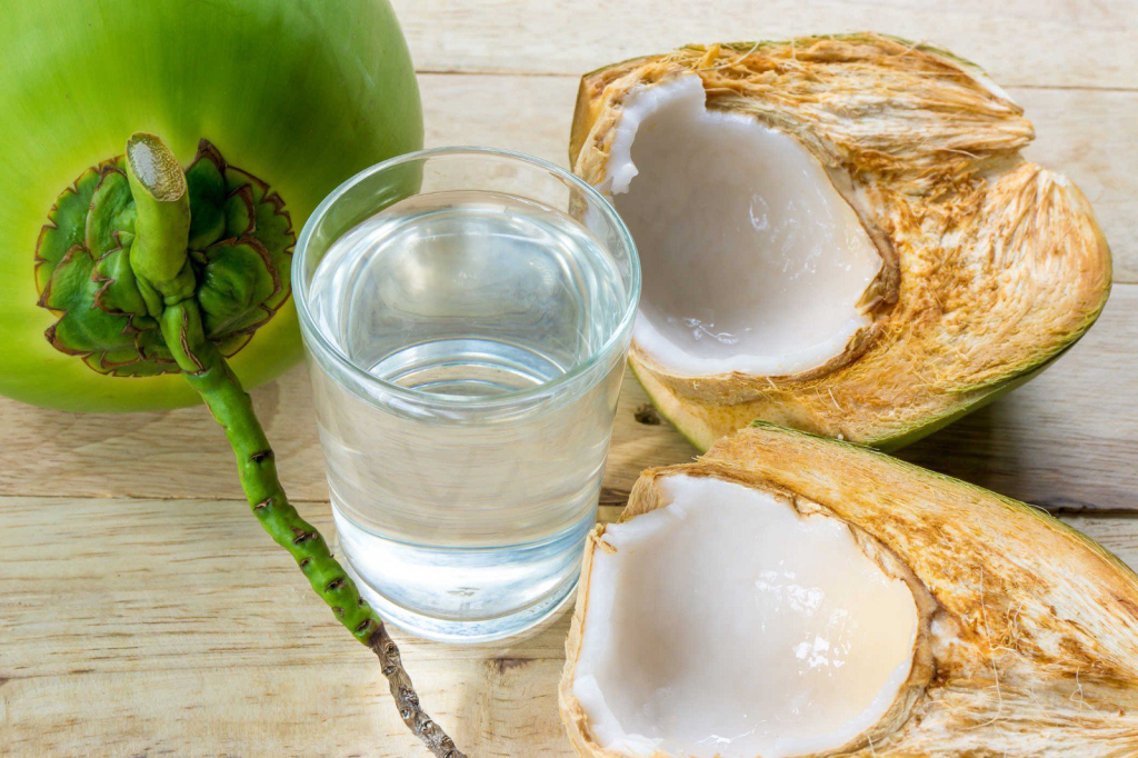 The difference between coconut water and coconut milk
